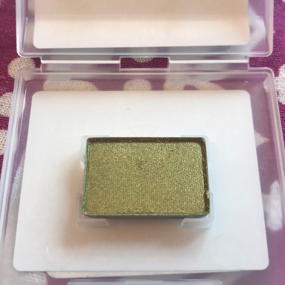 ‼️3 for $15‼️Mary Kay mineral eye shadow in lime
